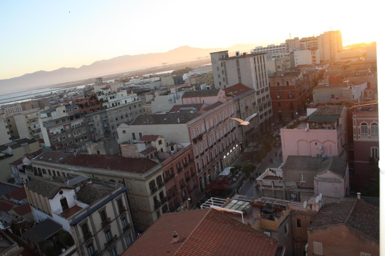 Vista Suites - Piazza Yenne Cagliari Eksteriør billede